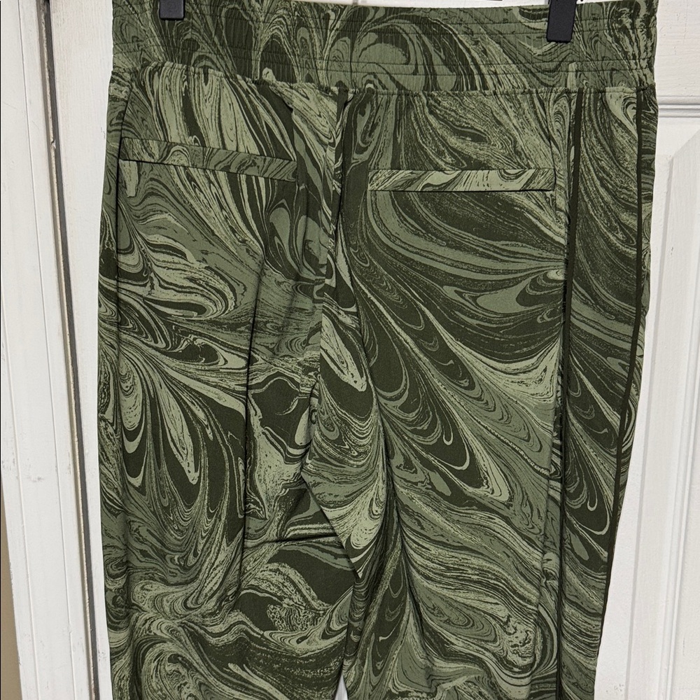 Athleta Olive Patterned Joggers - image 5